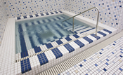 �X�C�~���O�v�[���i25m�~6�R�[�X�j
