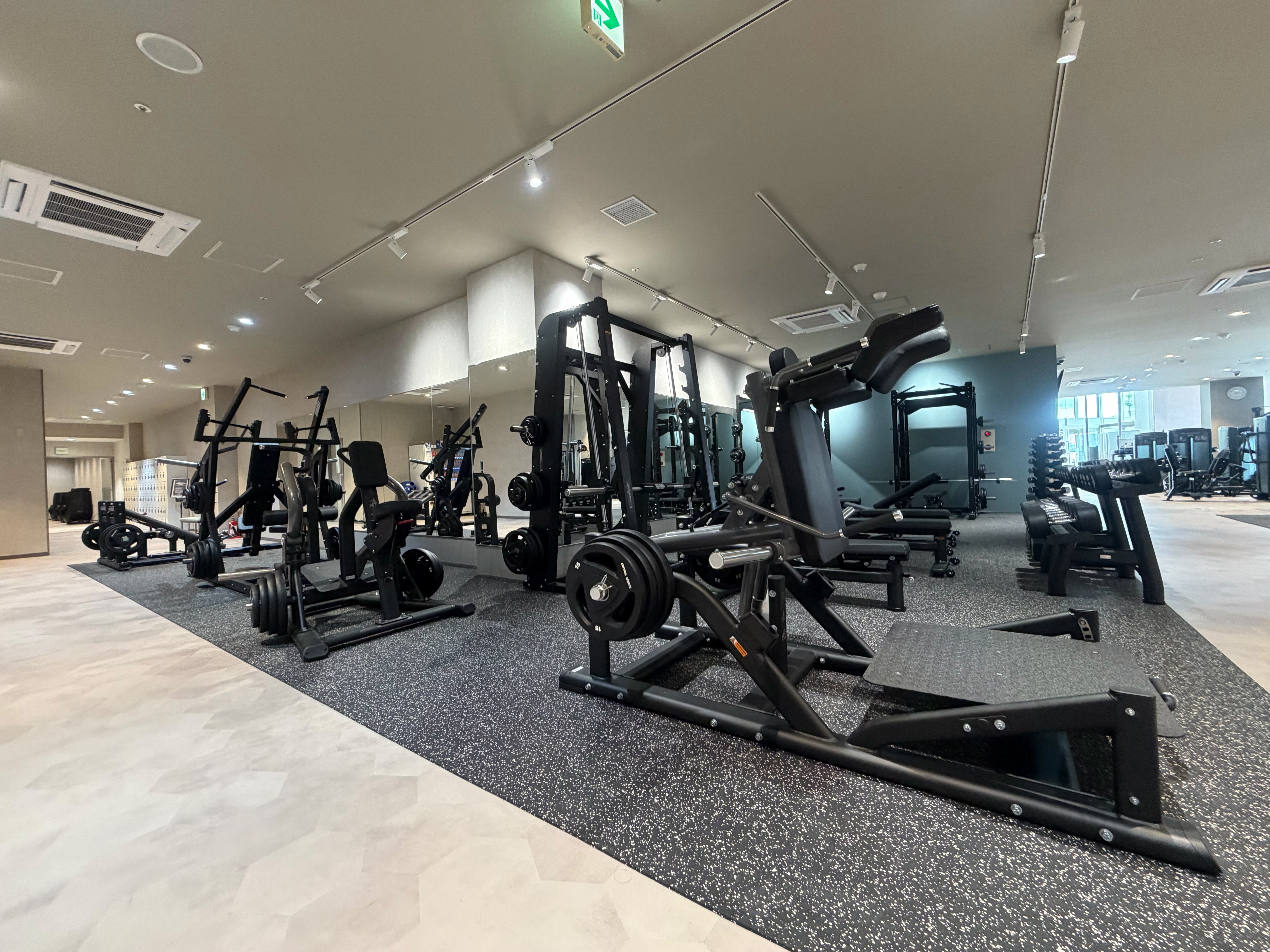 【GYM】圧倒的なフリーウエイトエリア