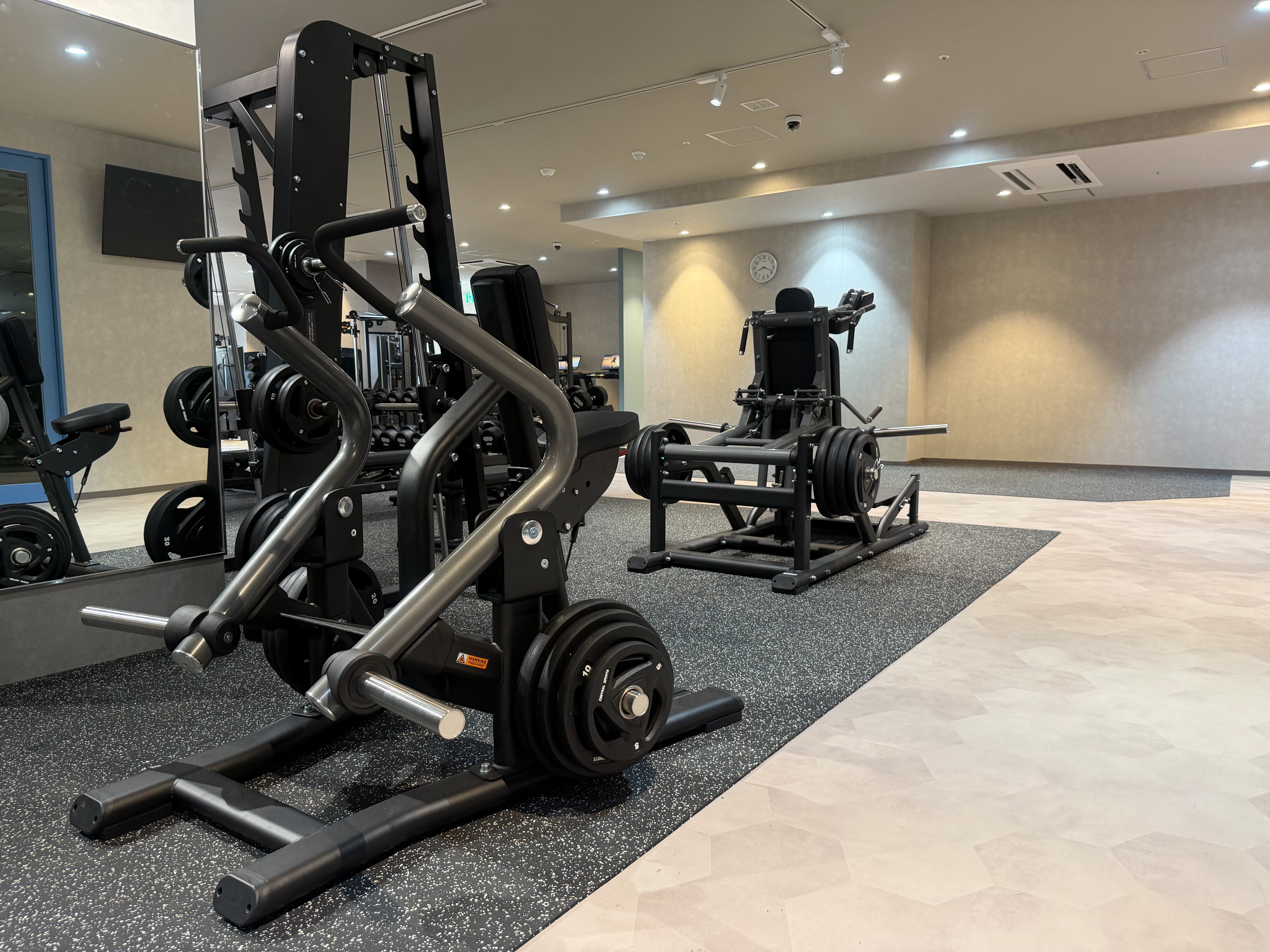 【GYM】最新鋭のフリーウエイトマシン①