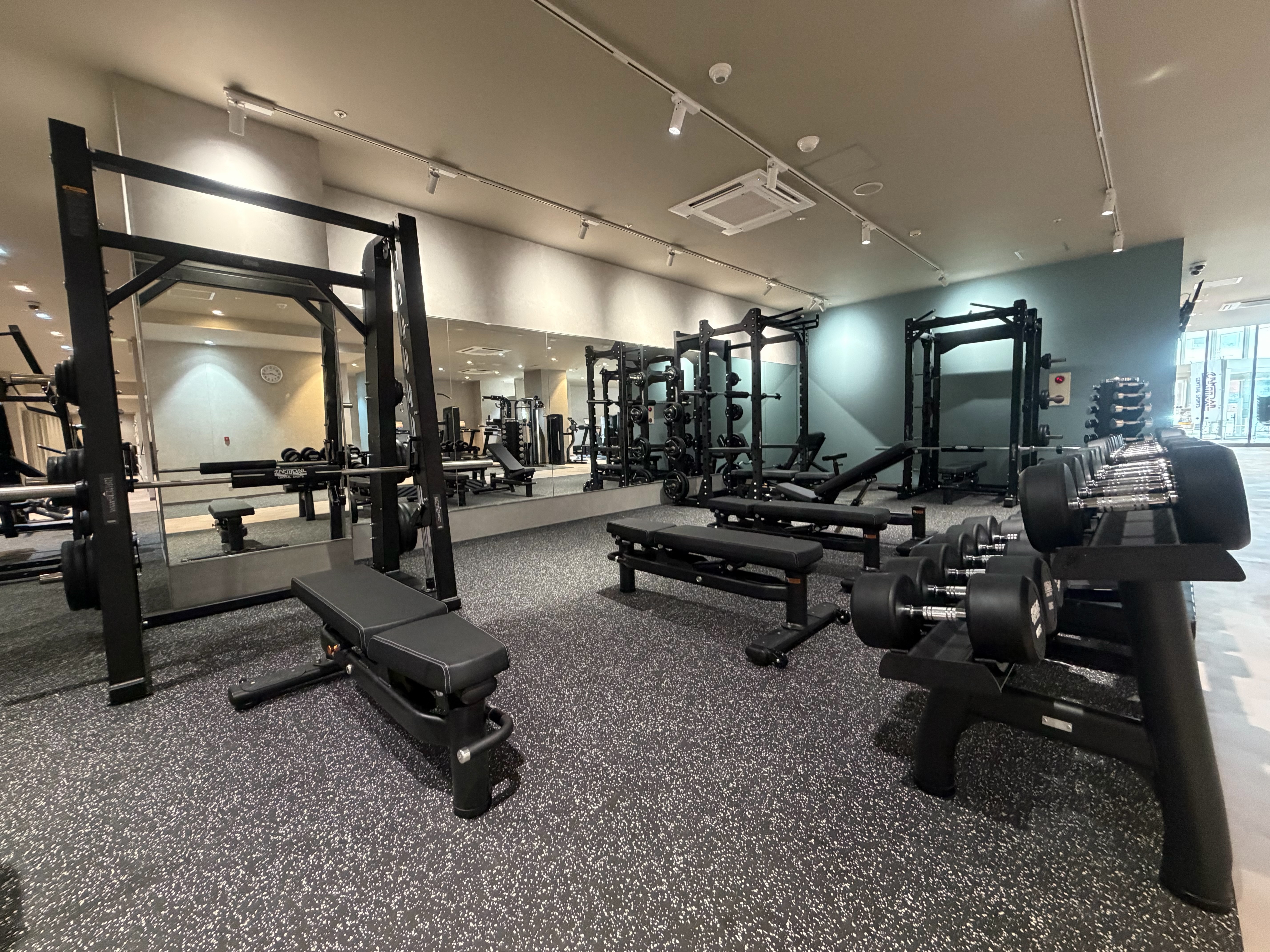 【GYM】圧倒的なフリーウエイトエリア