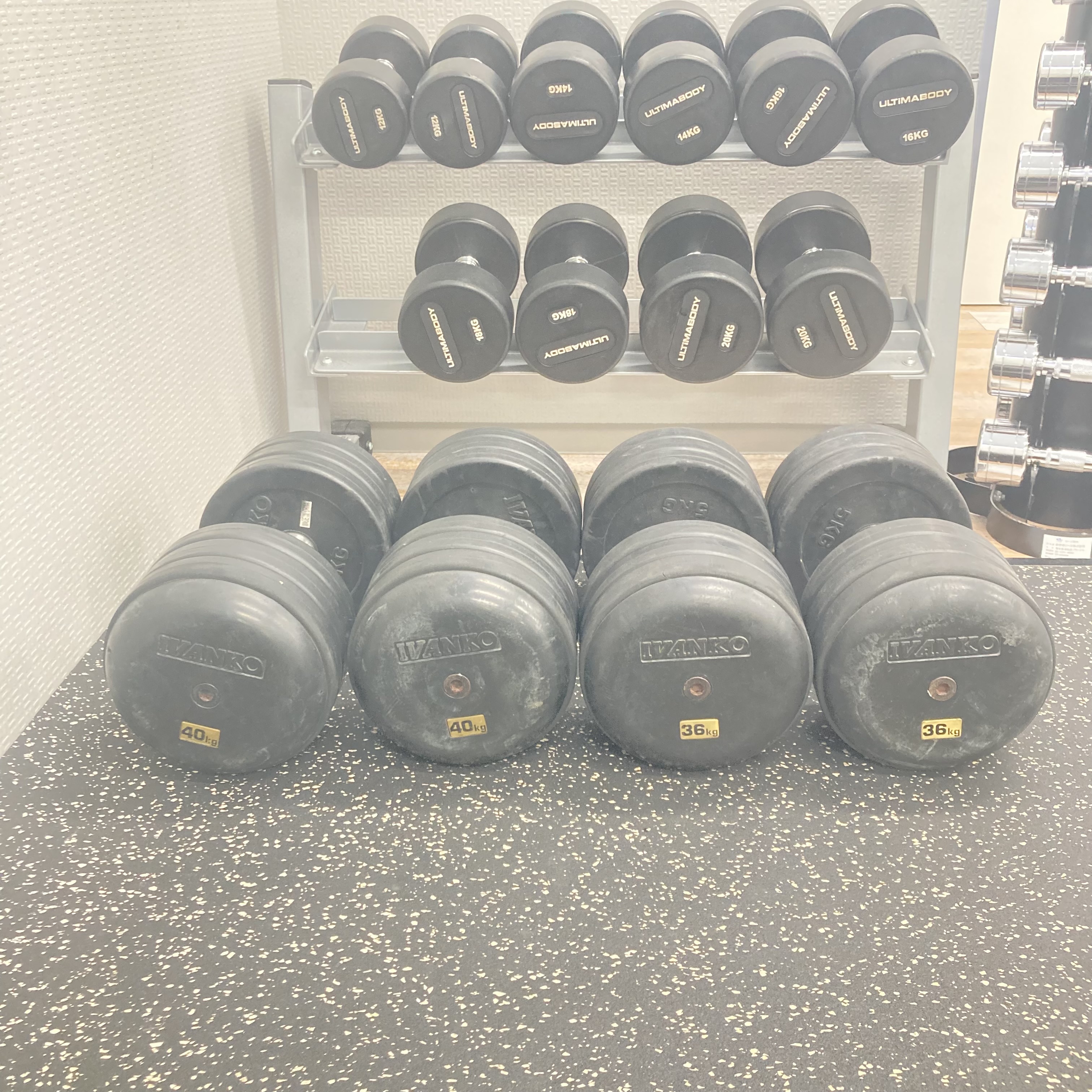 【ダンベル】36kg・40kgの高重量ダンベルもあります。