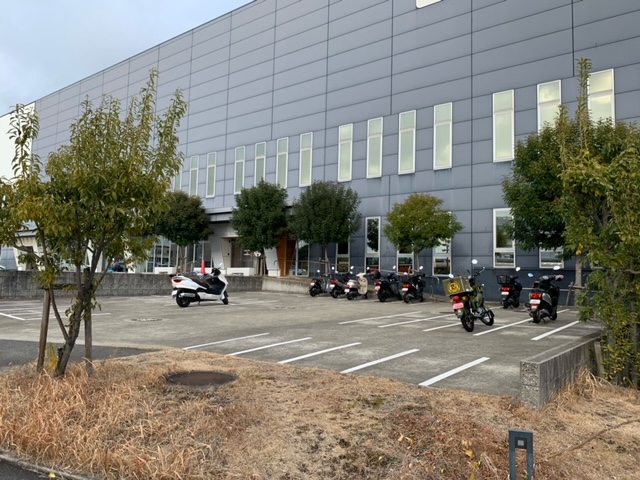 ＜バイク置場＞無料のバイク置場です。