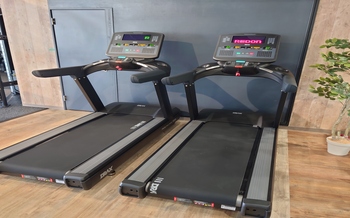 ★NEW★　24時間ジムトレッドミル　　　　　　　　　　　　　　　　　　　　　　　　　　　　　　　　　　　　　　　　　　　ランニングマシン2台　運動が苦手な方もまずは歩くことから始めましょう。有酸素運動は血行促進や脂肪燃焼にも効果的です！　　　　　　　　　　　　　　　　　　　　　　