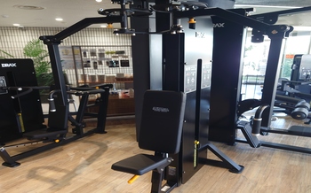 ★NEW★　24時間ジム　ペクトラルフライ＆リアデルトイド　　　　　　　　　　　　　　　　　　　　　　　　　　　　　　　　　　　　　　　　　　　　　　　　　　　　　胸（大胸筋）と肩（三角筋後部）や背中（広背筋）などのトレーニングを１台でできるマシンです。