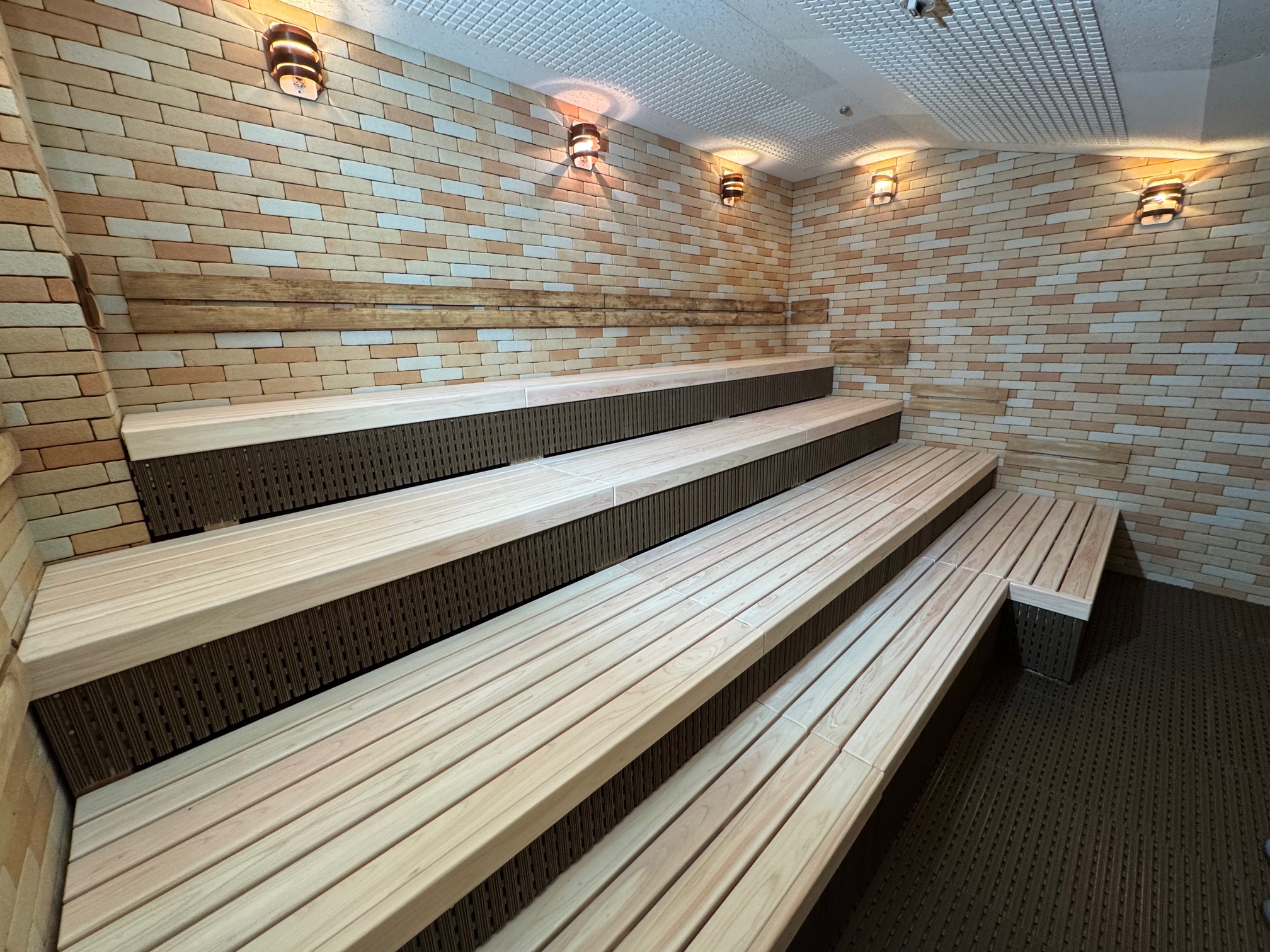 【ドライサウナ】男性サウナ2024年8月、女性サウナ2025年11月 内装リニューアル！！