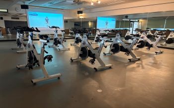 【第２スタジオ（バイクバージョン）】10名限定！大人気のバイクレッスンを導入しております。