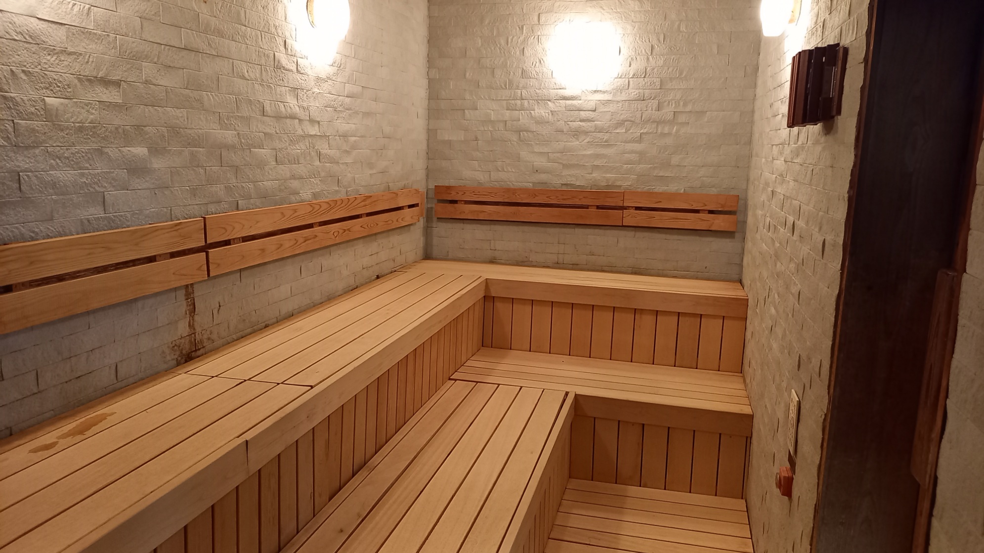 [Equipped with water bath] Dry sauna