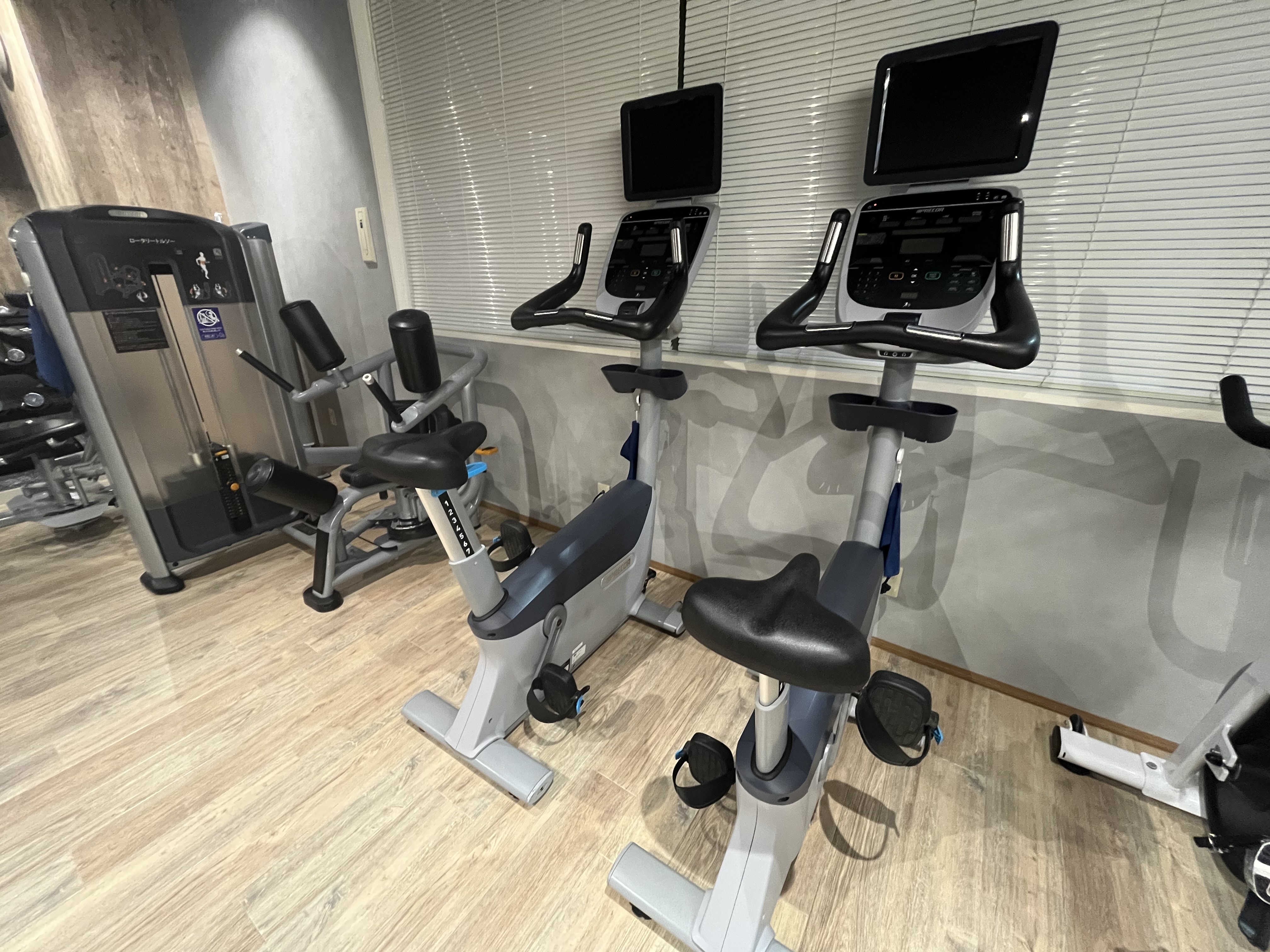 マシンジムエリア【マシン紹介】バイク（2台）