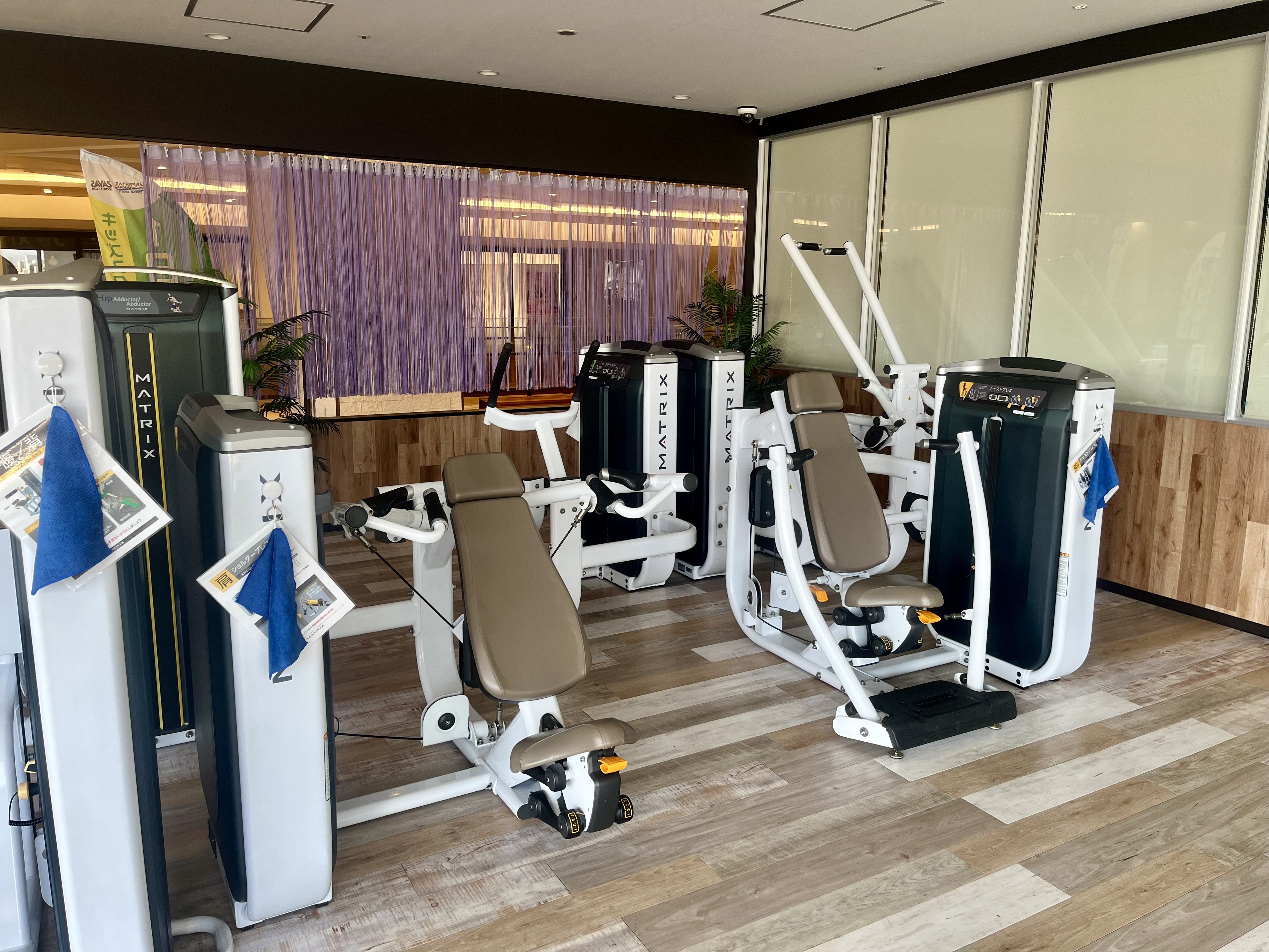 【マシンジム②】計11台設置。各部位に効果的なマシンが揃っています。