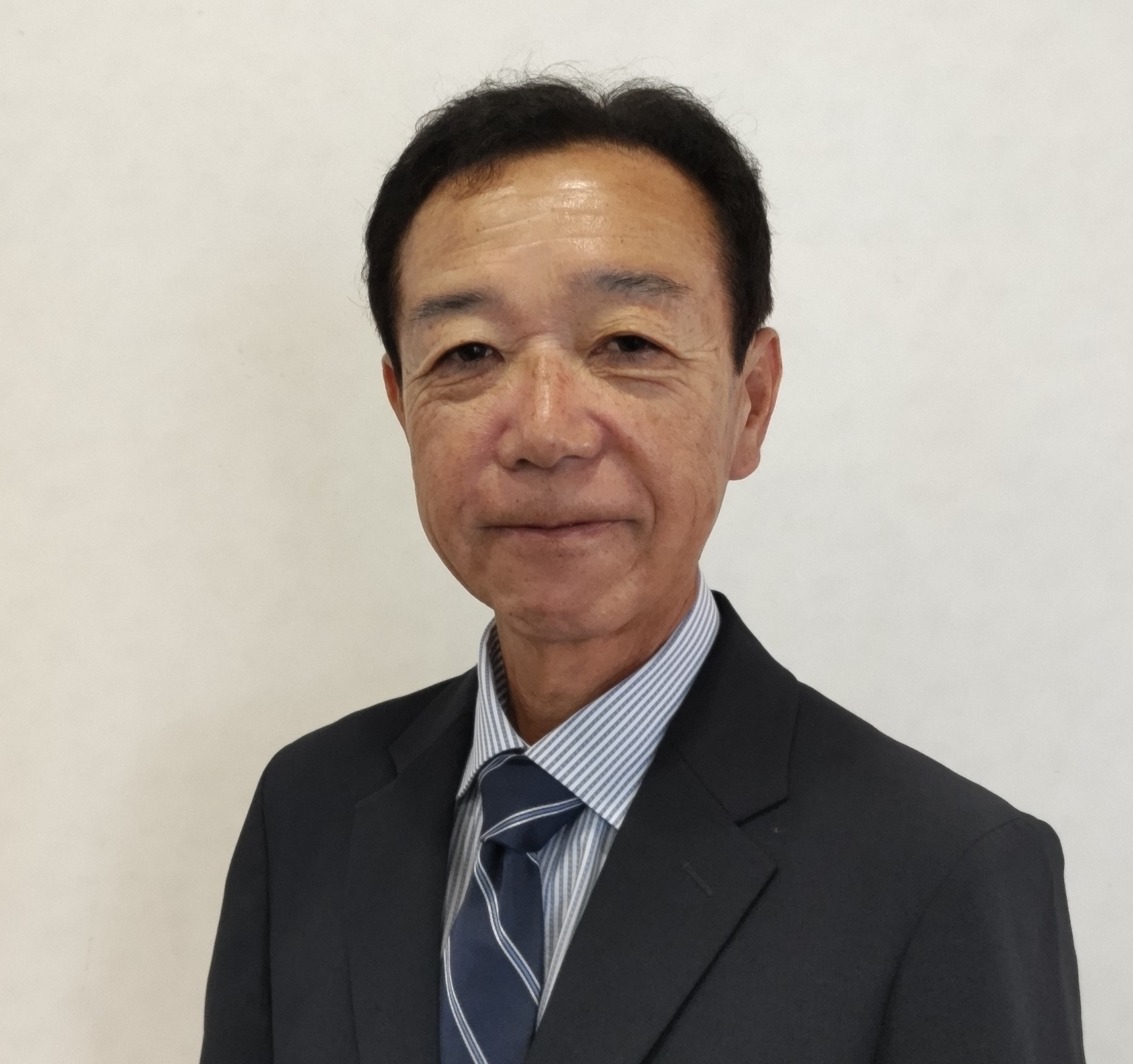 東根店店長　外塚　智春