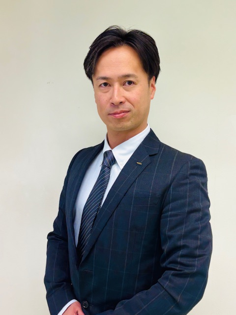 岩見沢店 店長　正部家