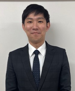 国立店店長 安江