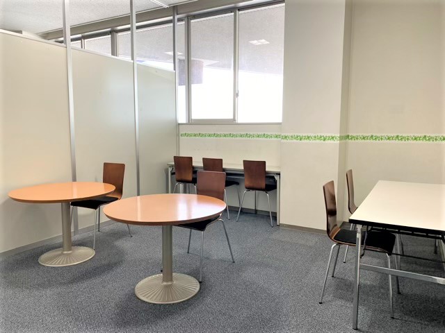 【キッズ】待ち時間にお勉強などができるキッズルームです。静かに過ごしましょう。