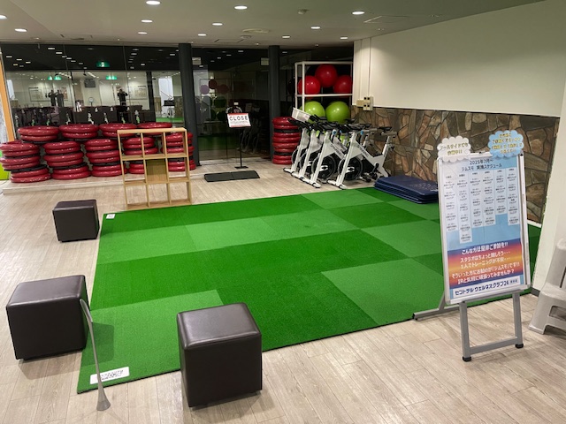 【ストレッチエリア（2F）】2025年12月リニューアル！ストレッチ専用エリアを新設！運動前後に身体をほぐせます！