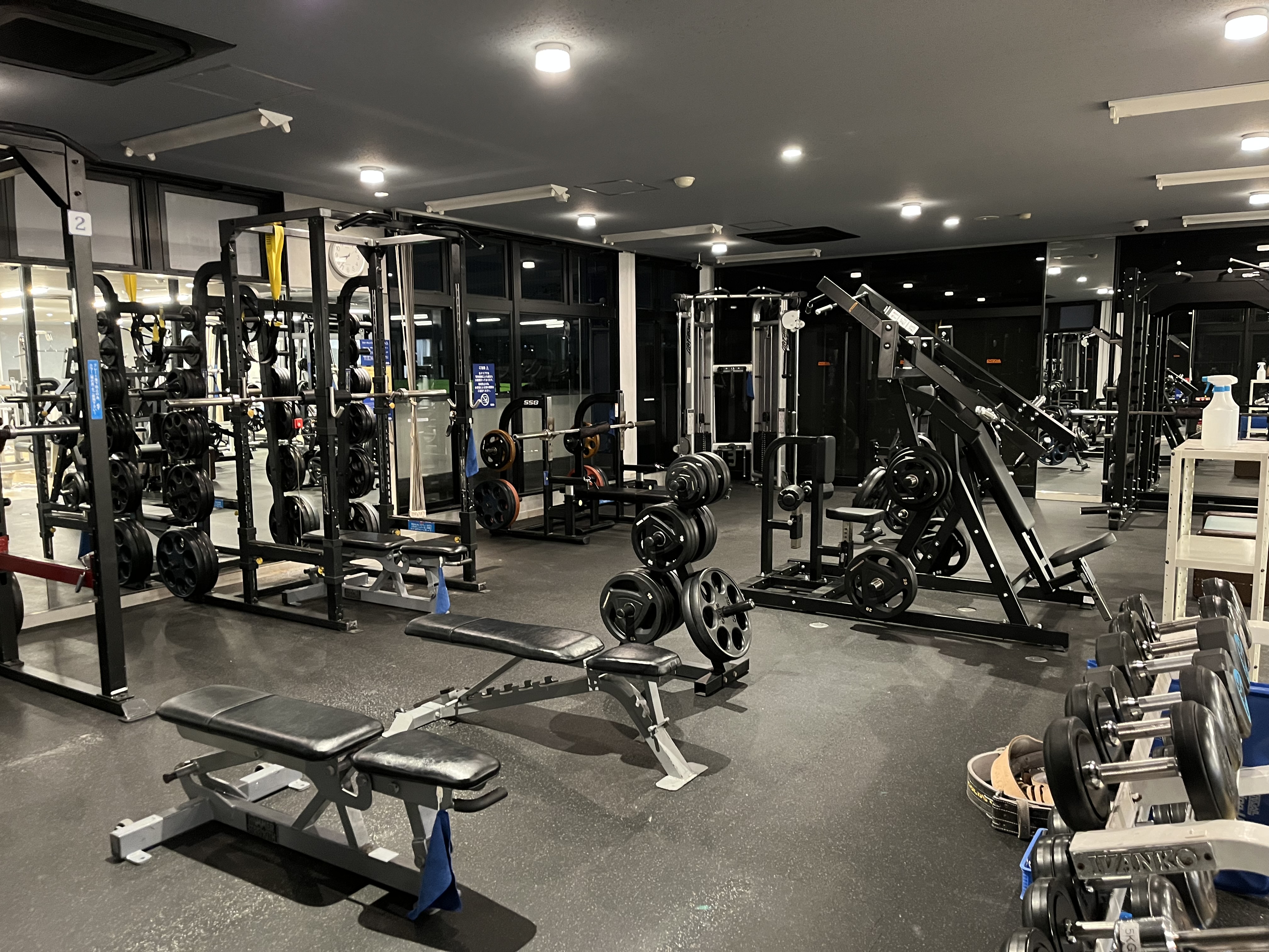 【フリーウェイトエリア】圧巻のジム！2026年3月全面リニューアル！