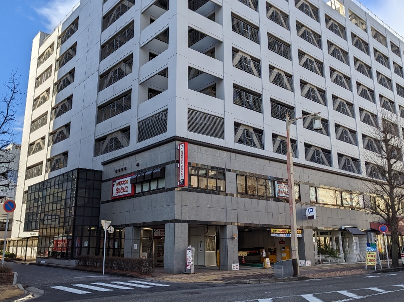 ＜駐車場＞東堀パーク600なら4時間まで無料サービス。