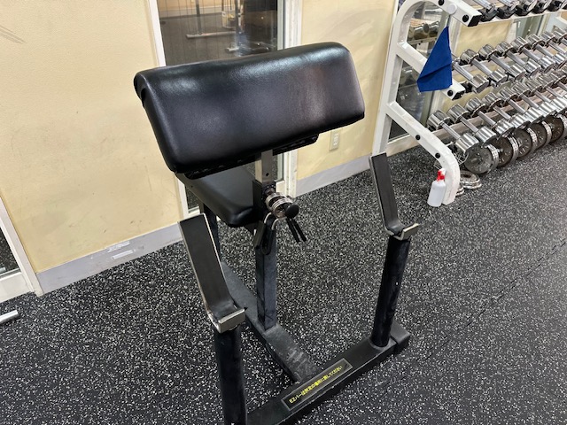 フリーウェイト（プリチャーカールベンチ）※1台設置