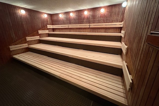 【2026年1月全面板張替リニューアル】ドライサウナ（室温約９０℃）テレビ付