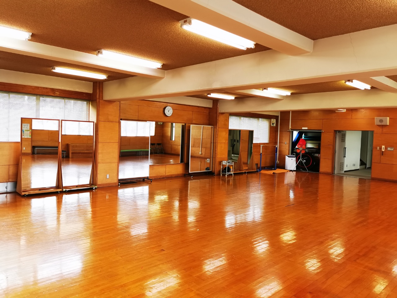 【レッスンスタジオ】成人の方向けレッスンプログラムを実施中