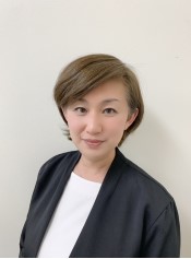 六甲道店　店長　寺田