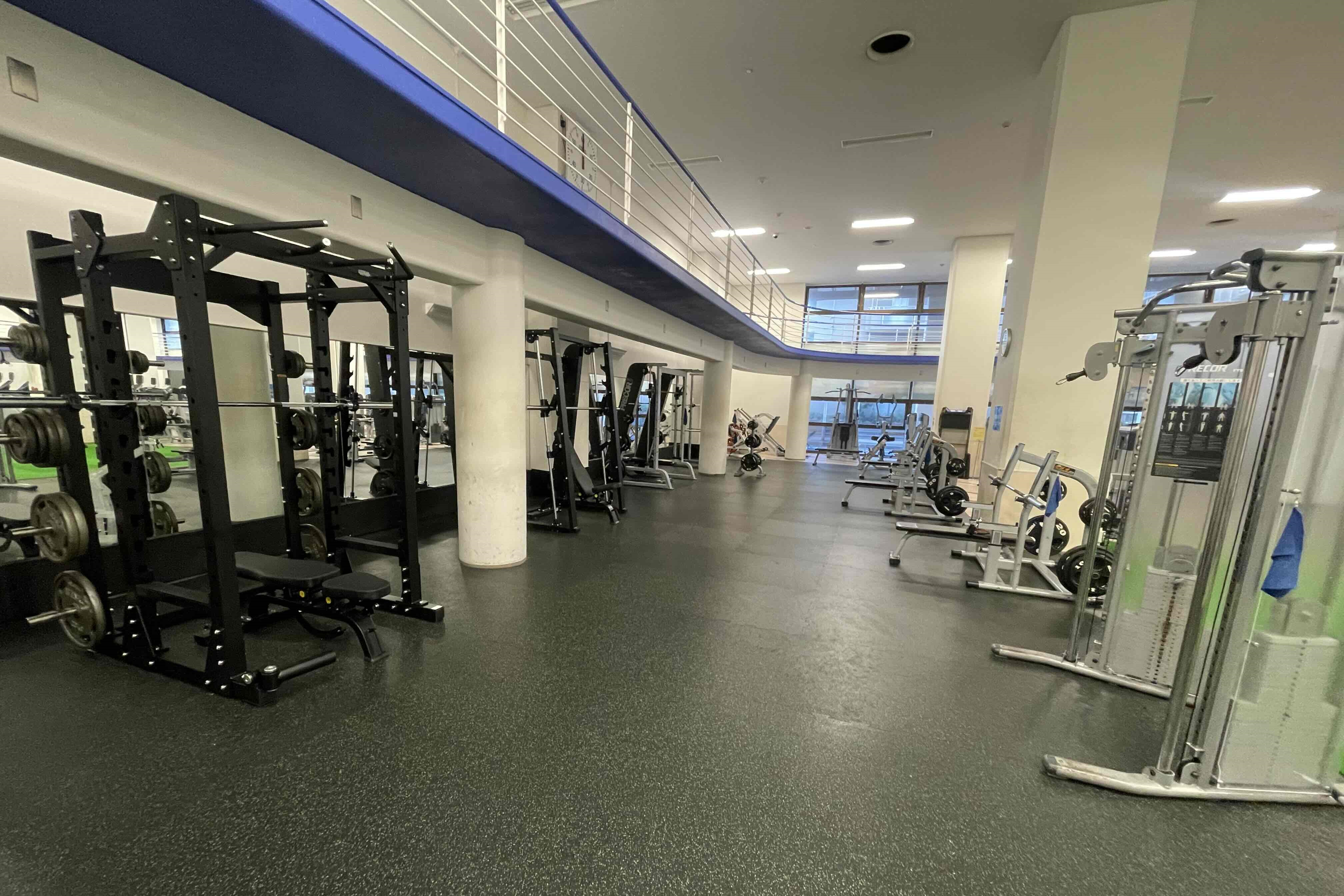 ≪ジム/フリーウエイト≫当店自慢のフリーウエイトエリア！