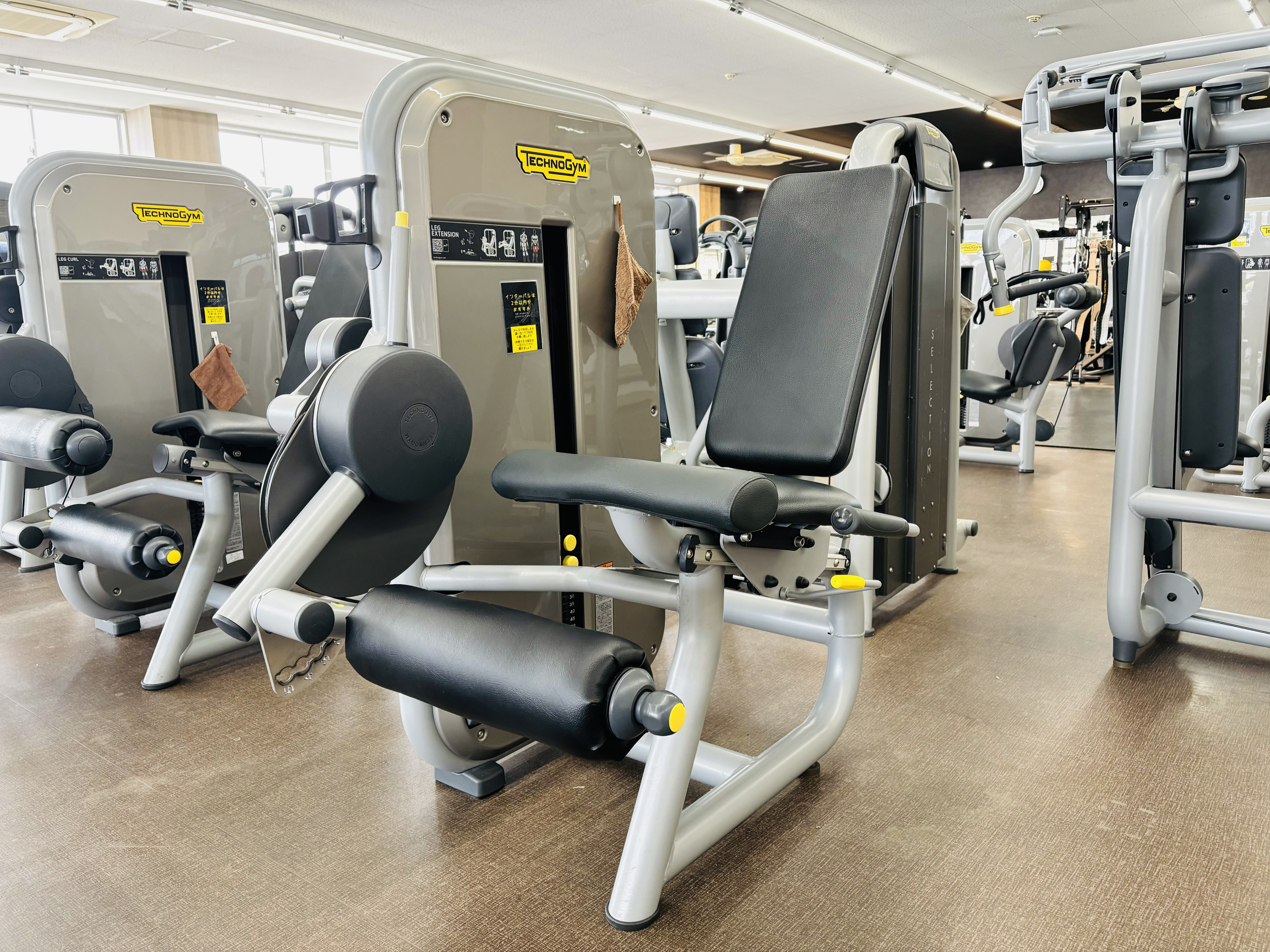 ウエイトマシン⑩【レッグエクステンション】