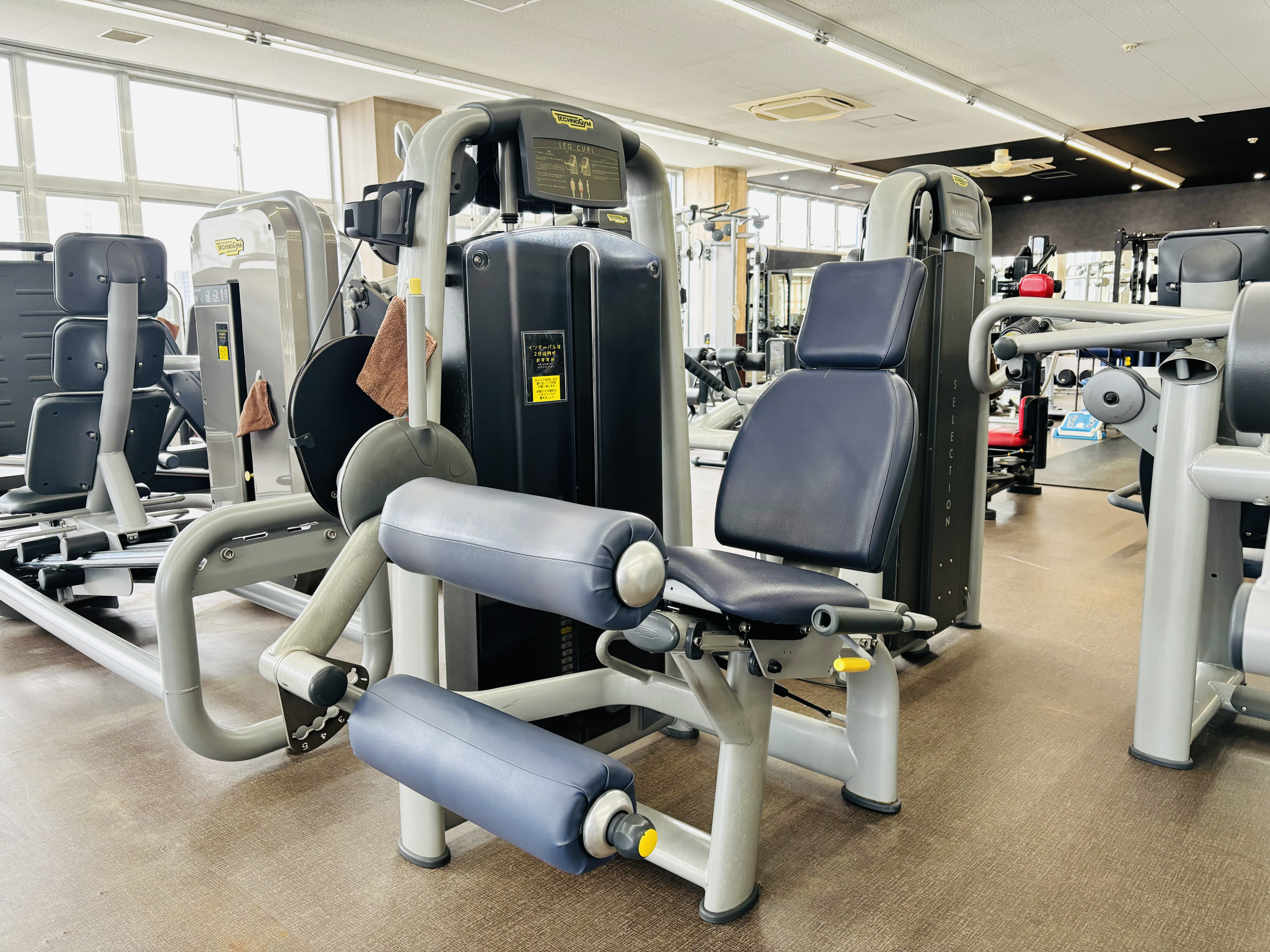 ウエイトマシン⑪【レッグカール】