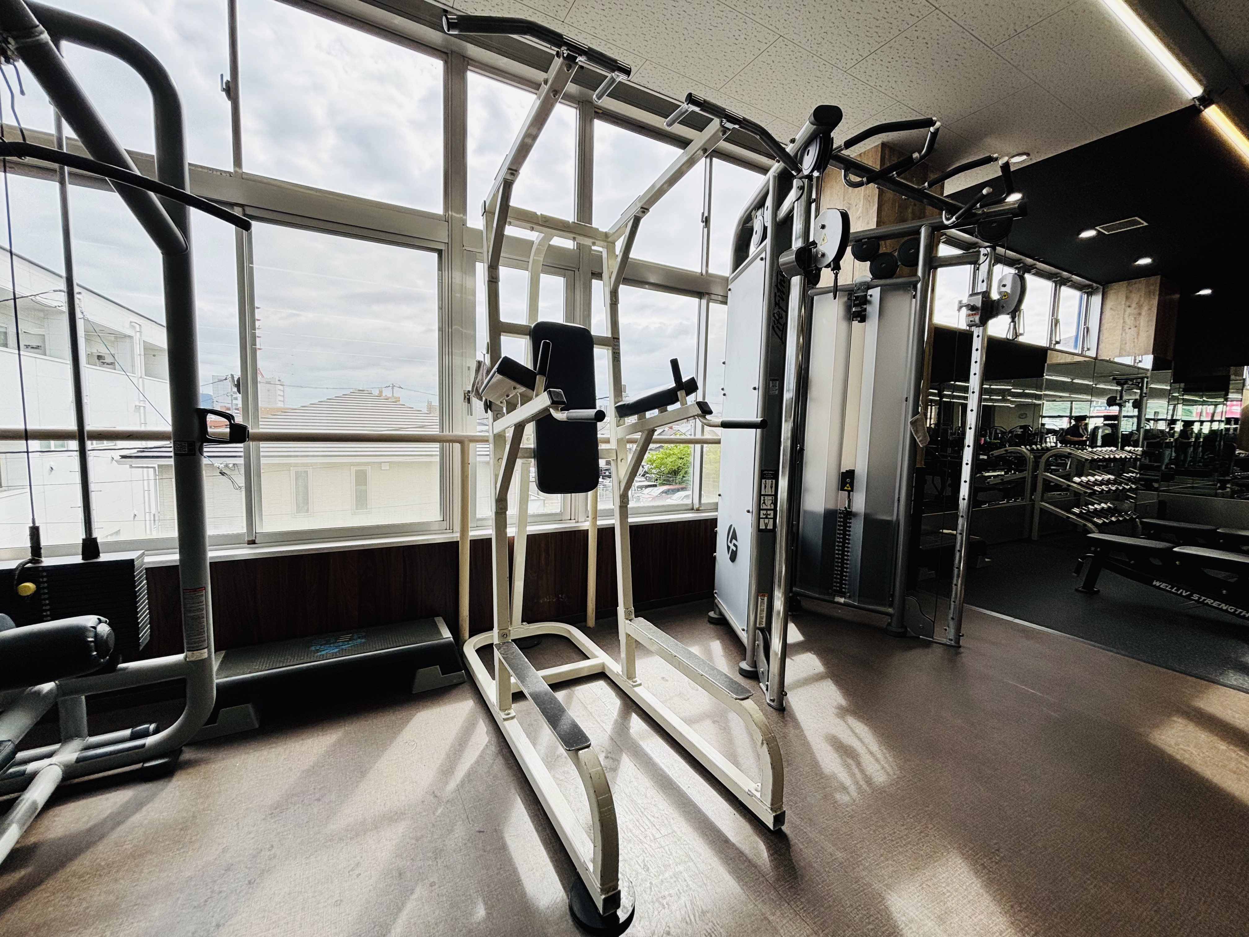 ウエイトマシン⑬【チンニング＆ディッピング】