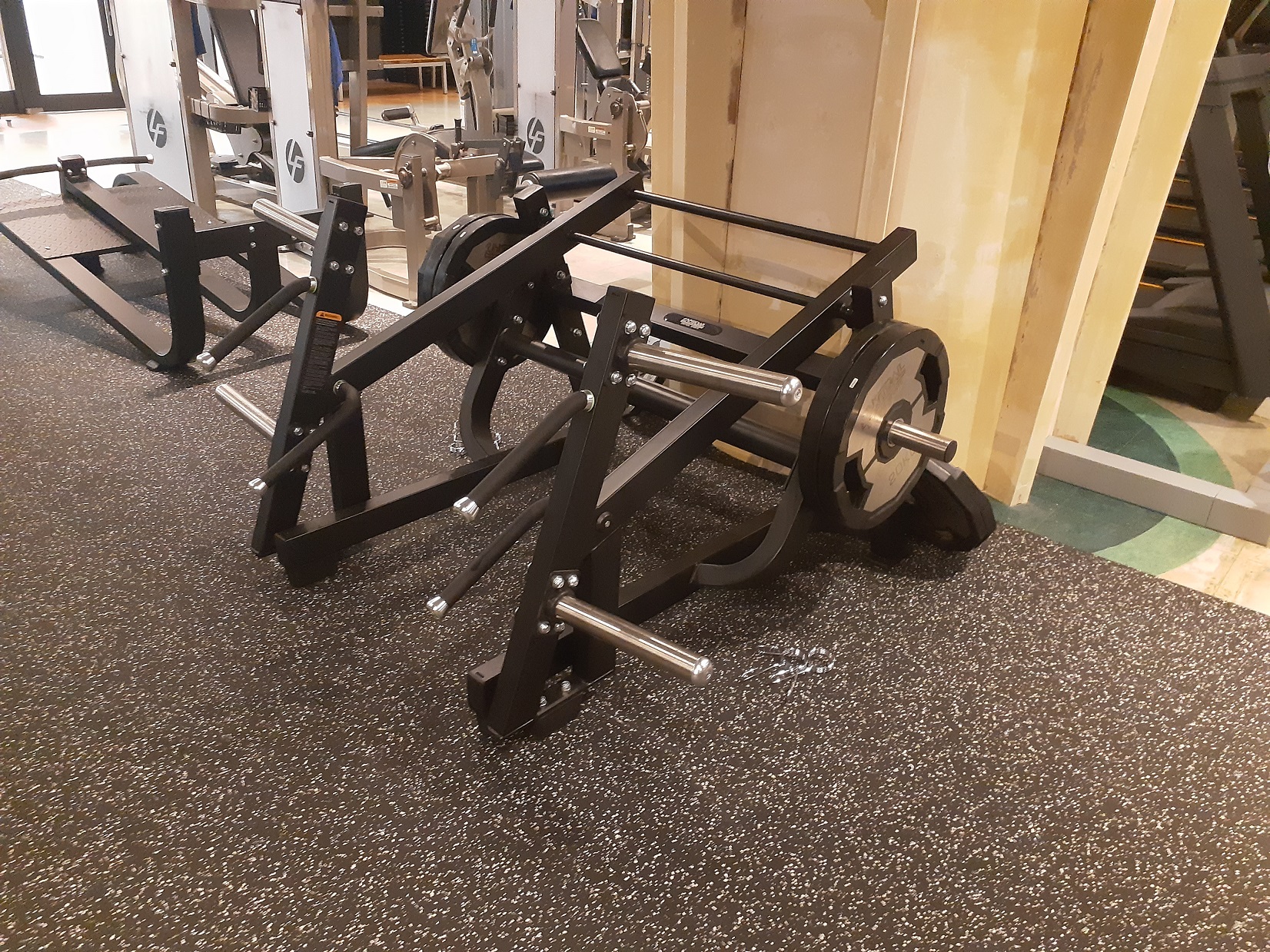 【圧巻のGYM】NEW！プレートロードマシン④
