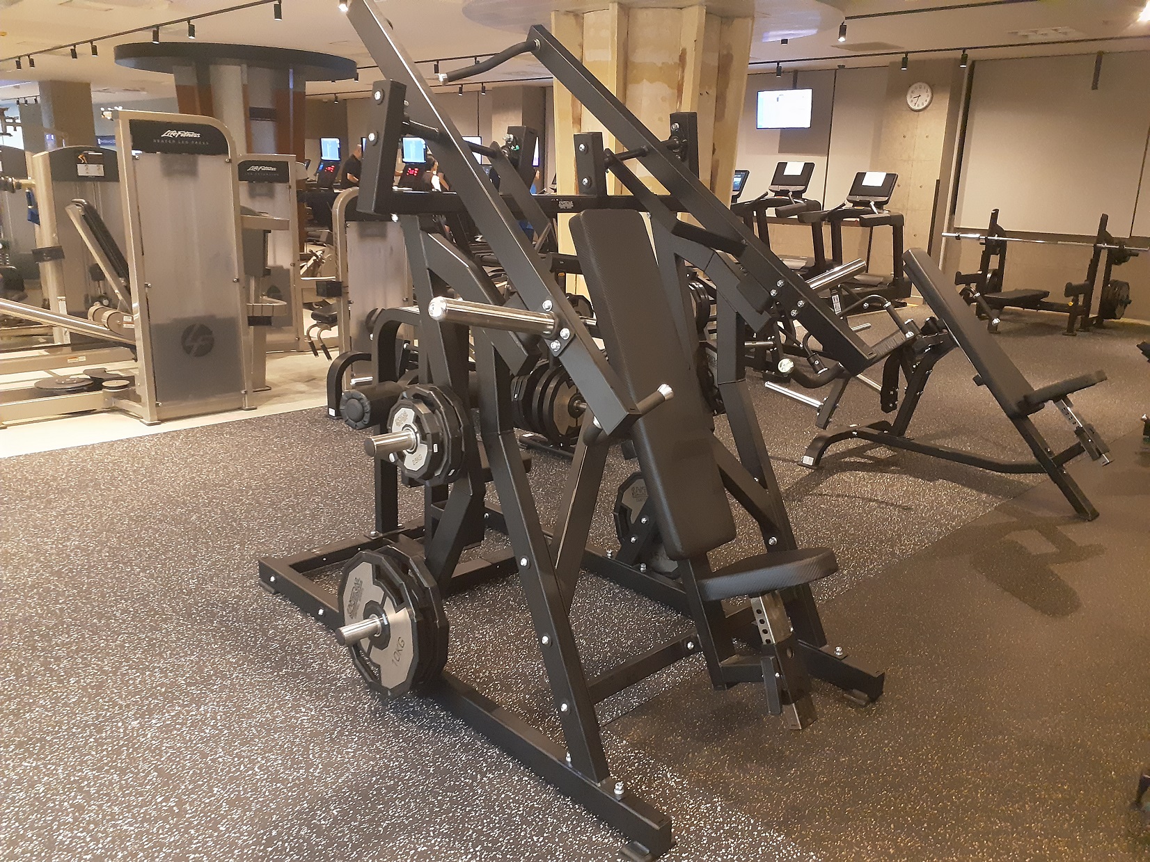 【圧巻のGYM】NEW！プレートロードマシン⑥
