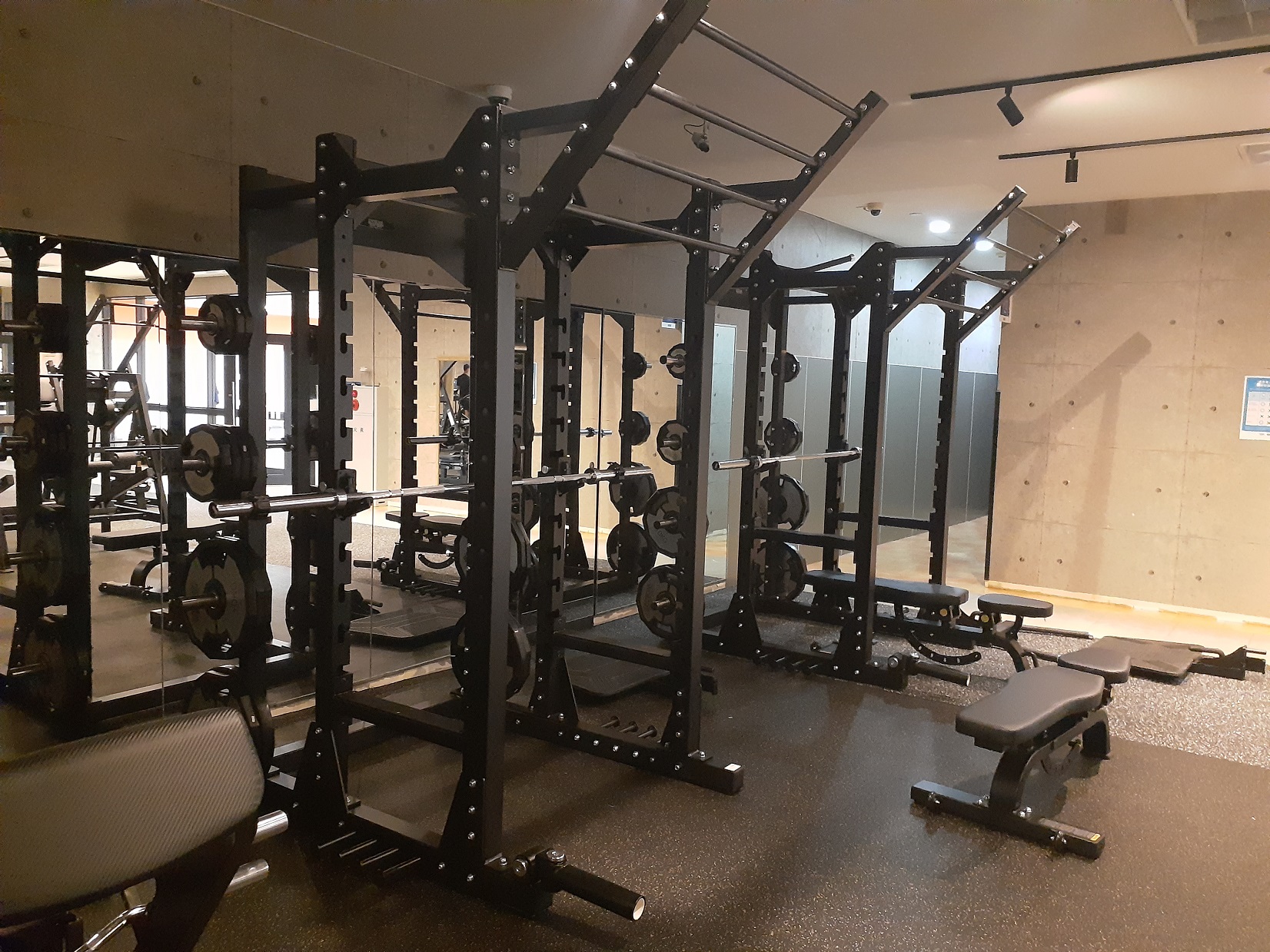 【圧巻のGYM】パワーラック３台