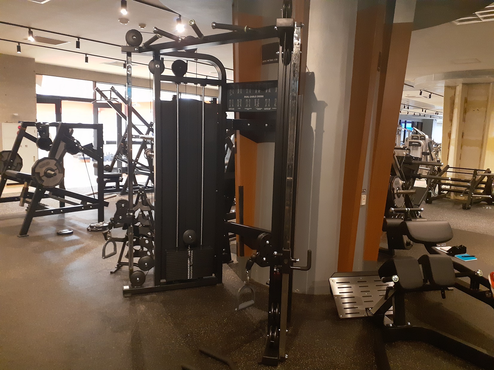 【圧巻のGYM】プーリー（ケーブルマシン）１台