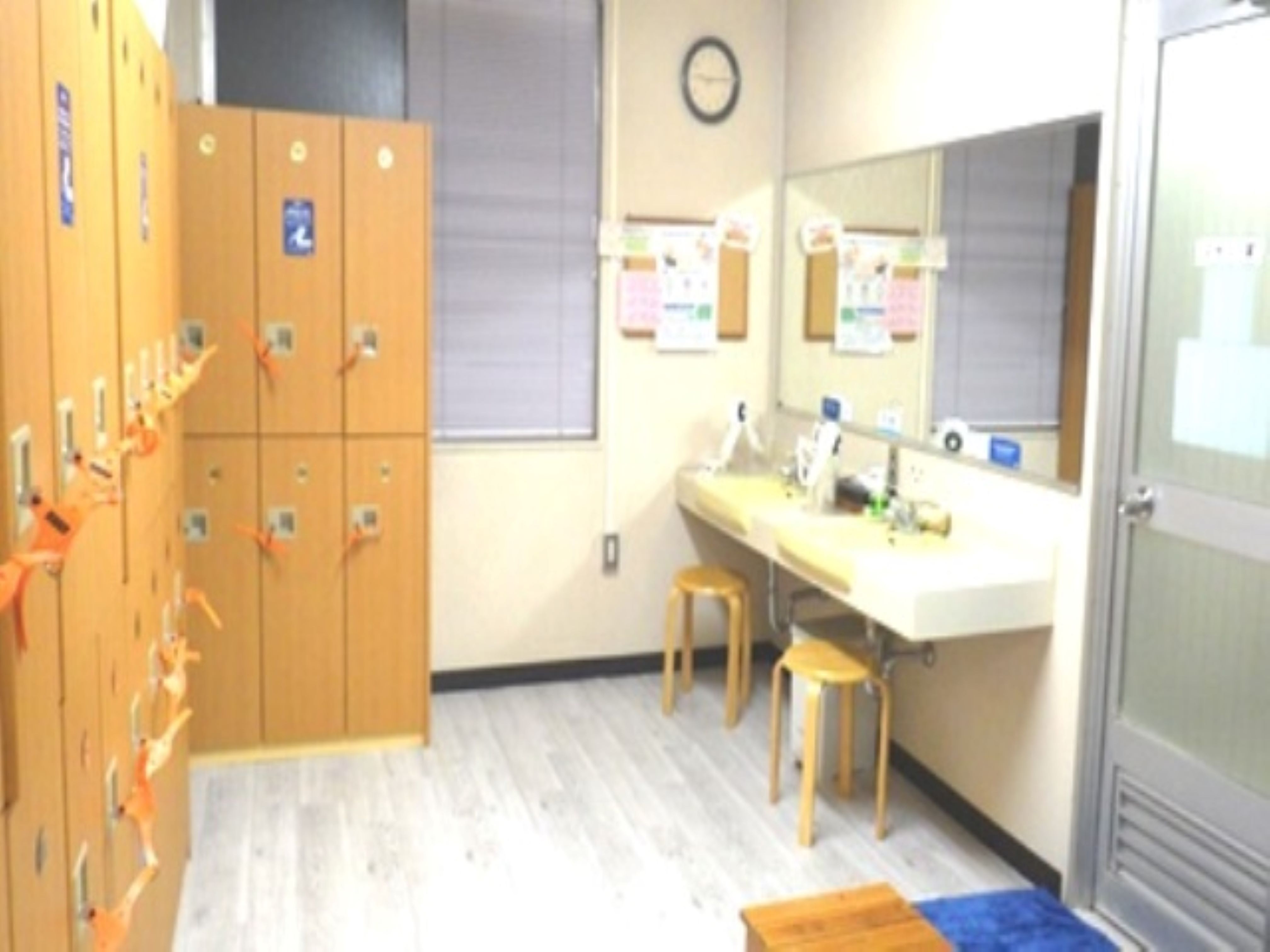 <Fitness locker ①> A locker with shower and dry sauna!