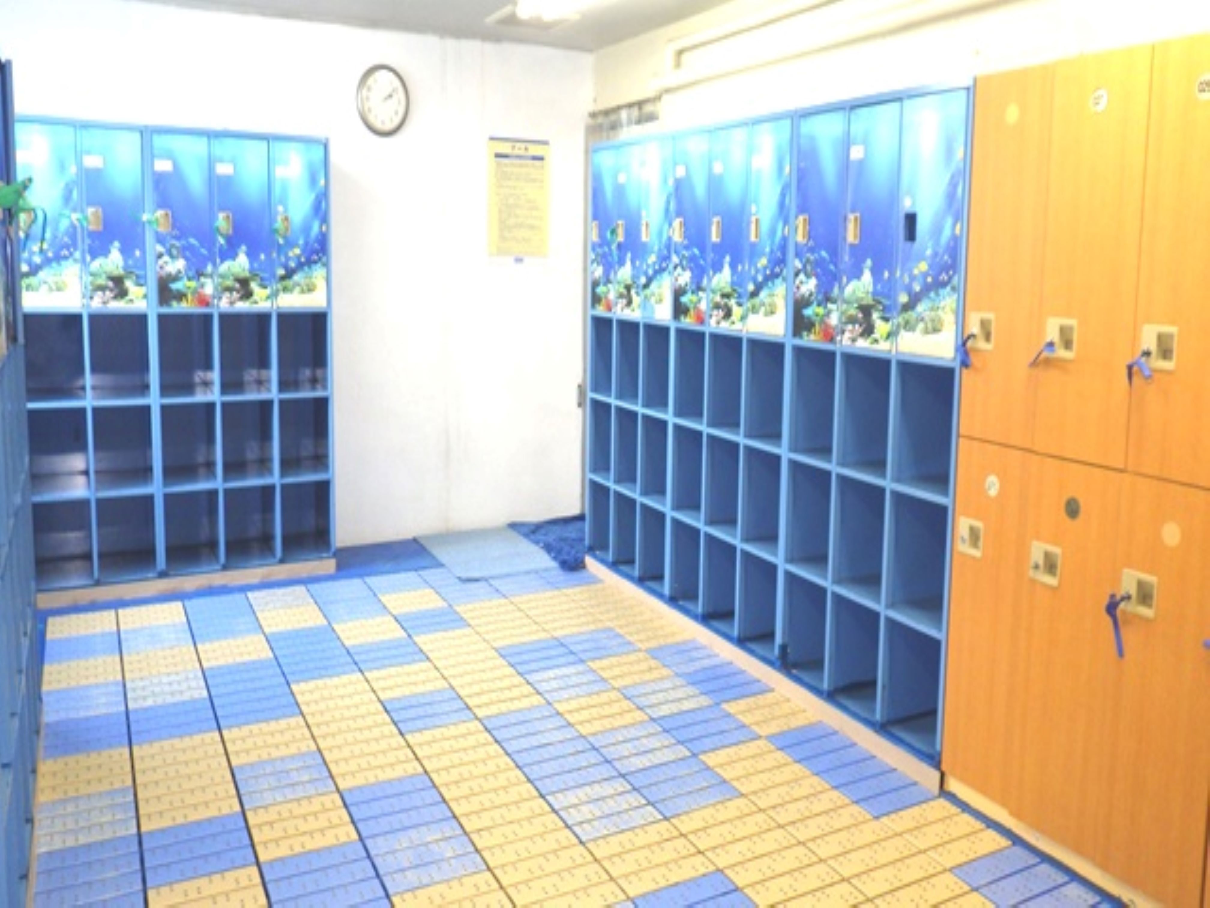 <Fitness locker XNUMX> Simple lockers that use pool showers!