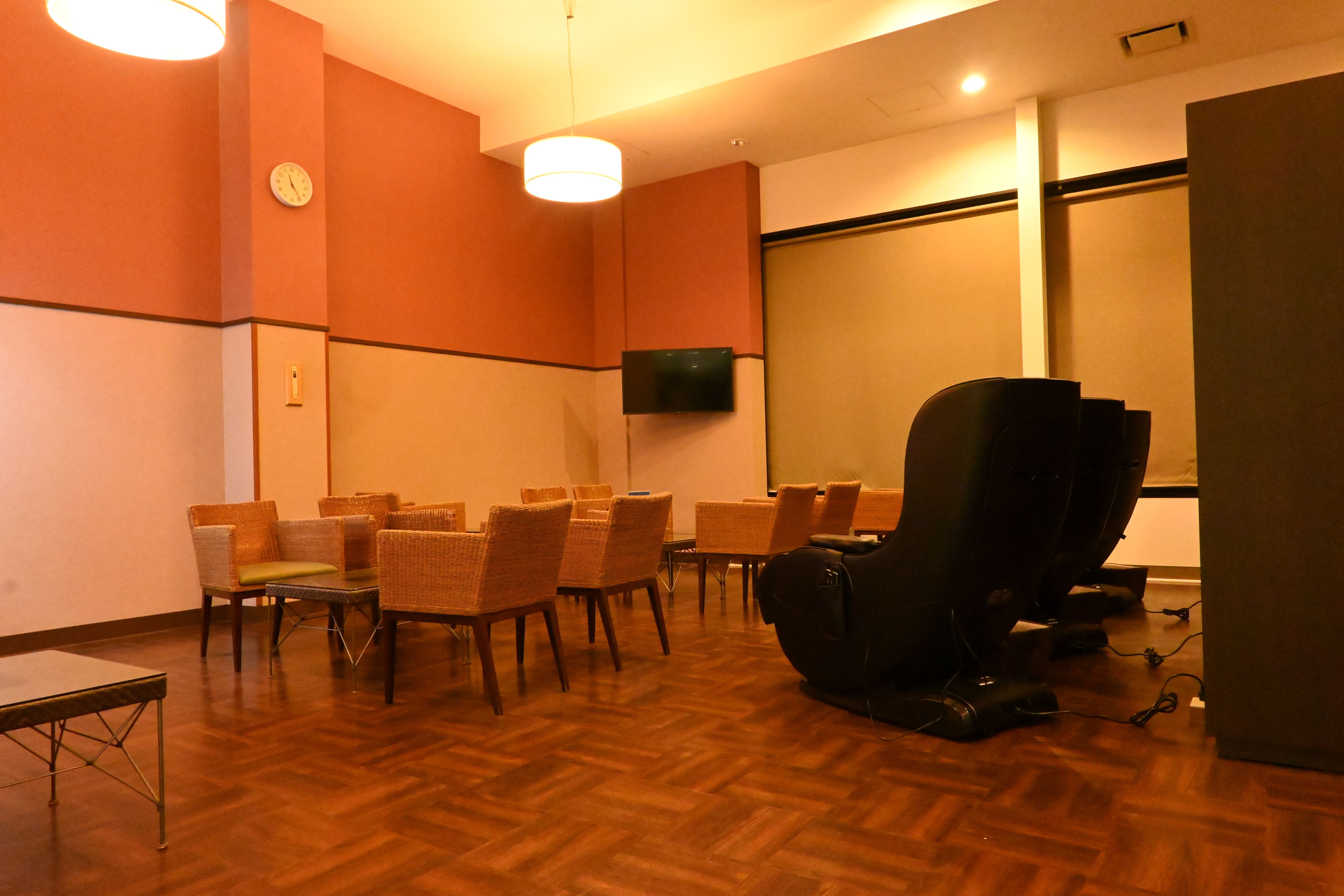 【NEW】3階ラウンジ