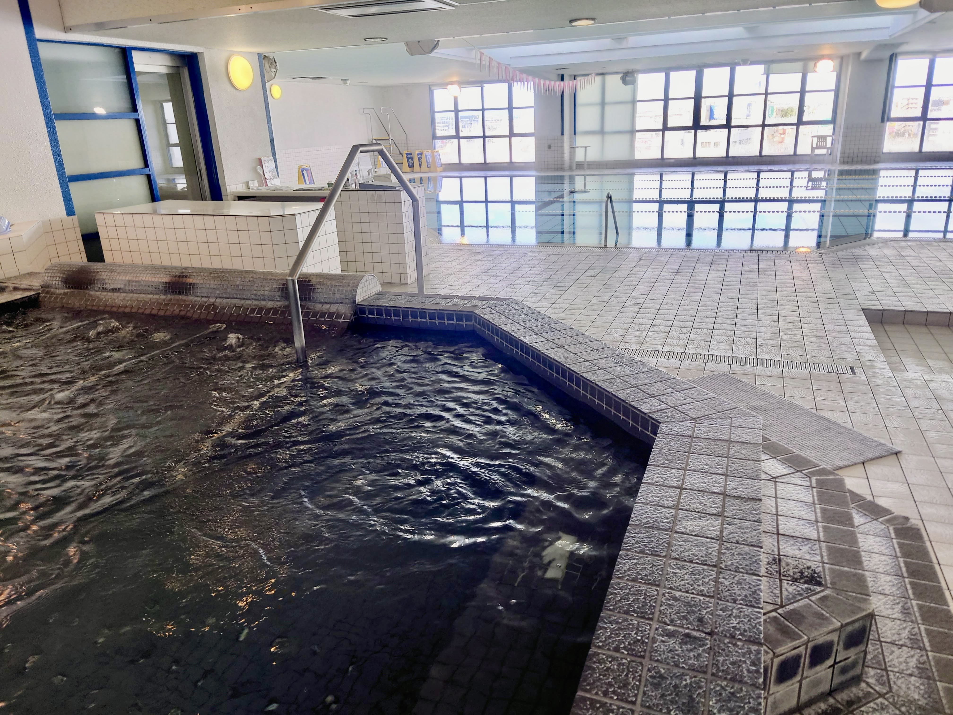 【プールサイドジャグジー】