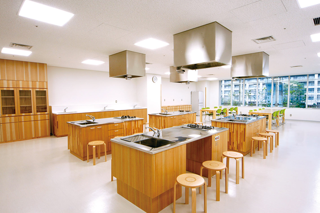 栄養・口腔(こうくう)機能改善室 （定員１５名）